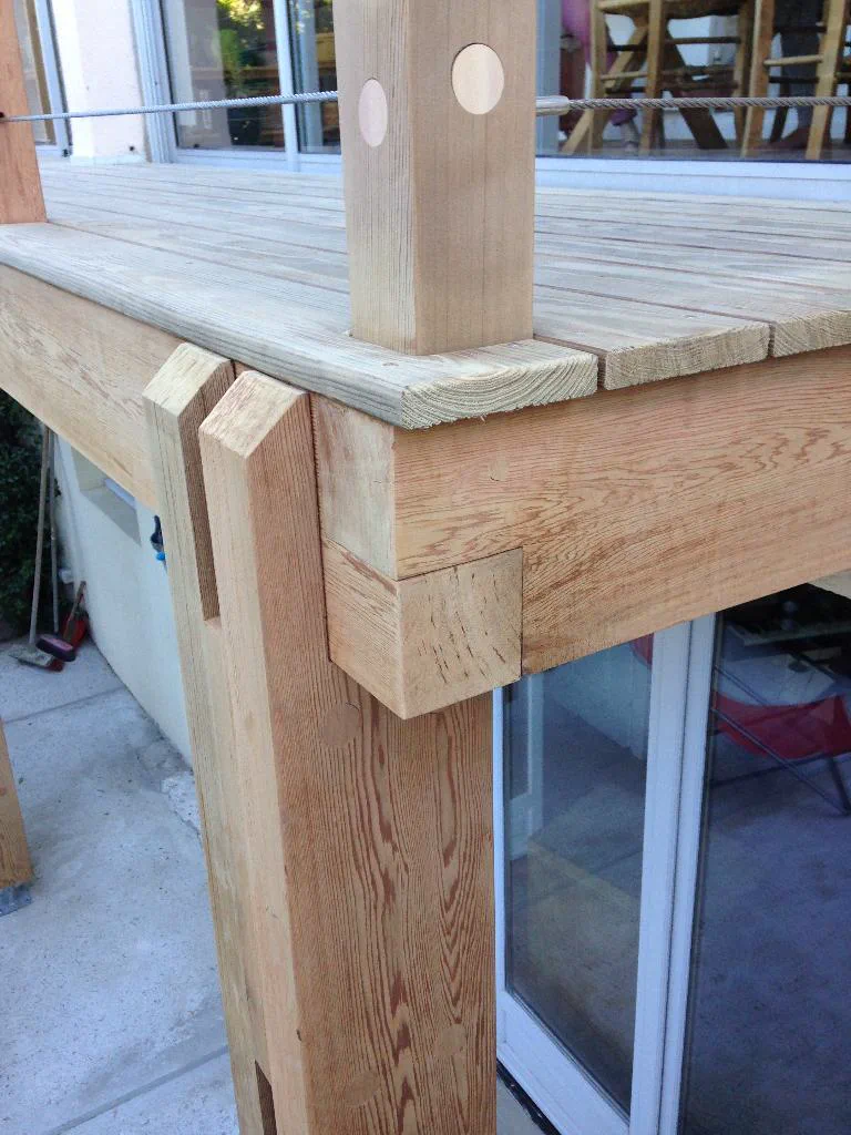 Mobilier et plateau de table en bois massif